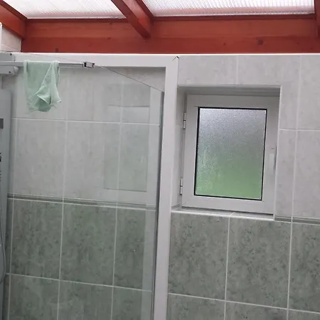 Privee Avec Salon, Garage Voiture, Vélos, Motos Séjour chez l'habitant *