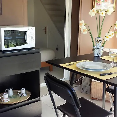 Privee Avec Salon, Garage Voiture, Vélos, Motos *