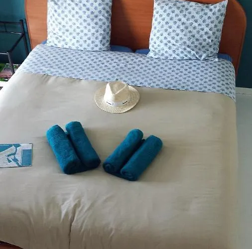 Privee Avec Salon, Garage Voiture, Velos, Motos * Tourville-sur-Arques