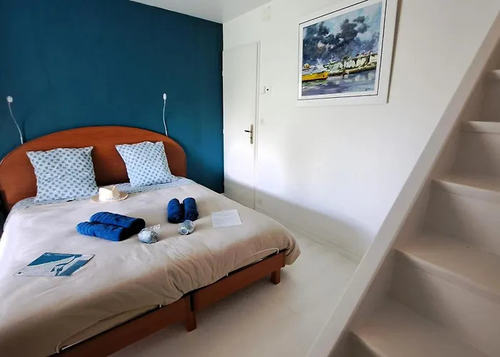 Privee Avec Salon, Garage Voiture, Velos, Motos *