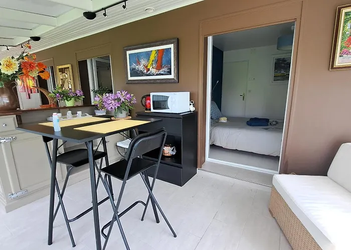 Privee Avec Salon, Garage Voiture, Velos, Motos * Tourville-sur-Arques